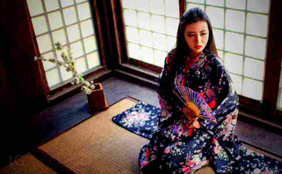 编辑深扒四会女骑冯妮飞：精致御姐人设下的杀猪盘骗局，金主曝出私密视频