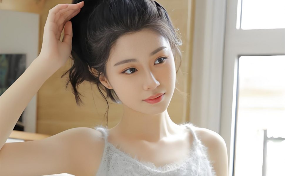 趁老婆出差，我竟和她的00后闺蜜偷偷约会，瘦小身躯一碰就喊疼！