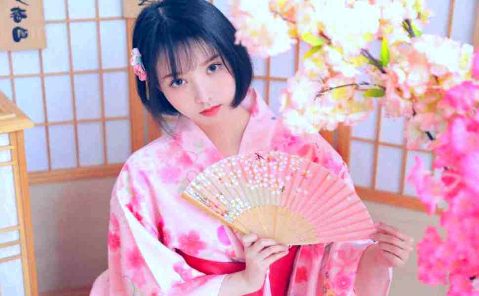 京城保时捷大佬晒炮友，车震酒店连轴战，尤物身材炸裂全网疯传