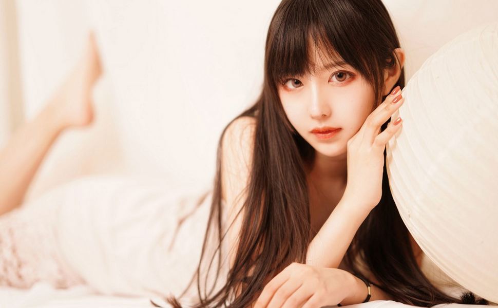 海航空姐雨晴惊天秘密！绝美长腿女神竟私下接客，制服高跟踩踏无套激战，有钱真能为所欲为？